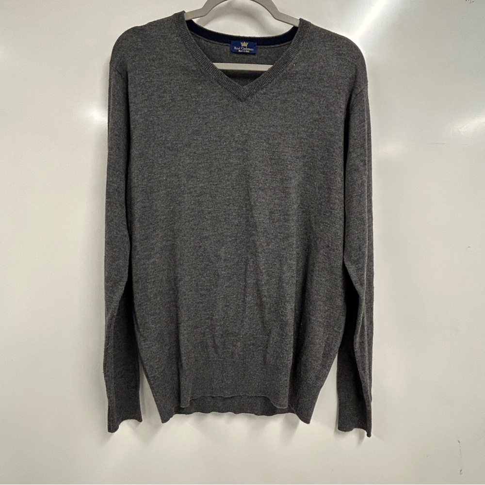 0324‎ Men’s Gray Cashmere V-Neck Sweater | Soft Lightweight Luxury Knit